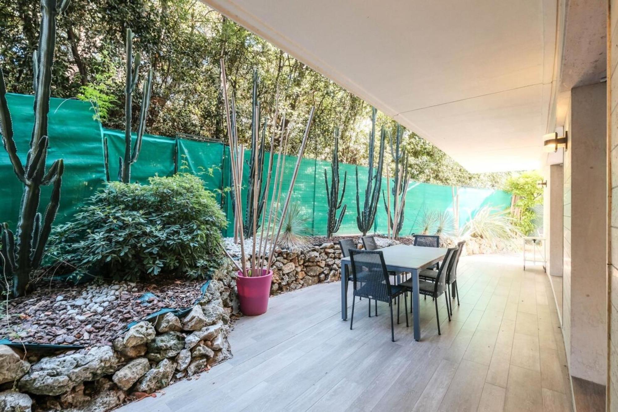 Apartment Wdf Two Bedrooms In The Heart Of Cannes!! Cannes